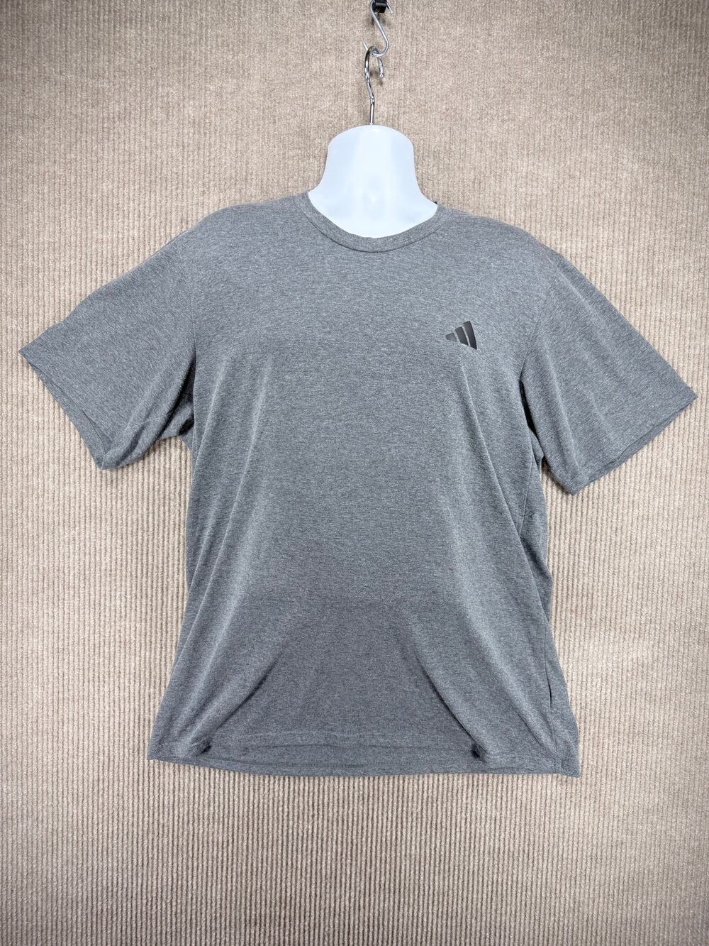 Adidas Men XL Grey Aeroready Short Sleeve Crewneck Athletic T-Shirt